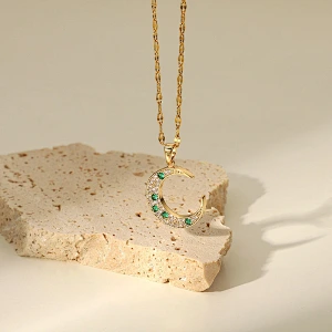 18K Gold Cubic Zirconia Moon Pendant Necklace Factory