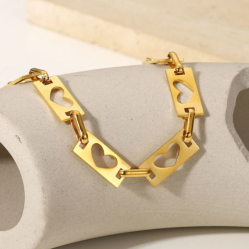 Popular Hollow Heart Charm Gold Bracelet Jewelry