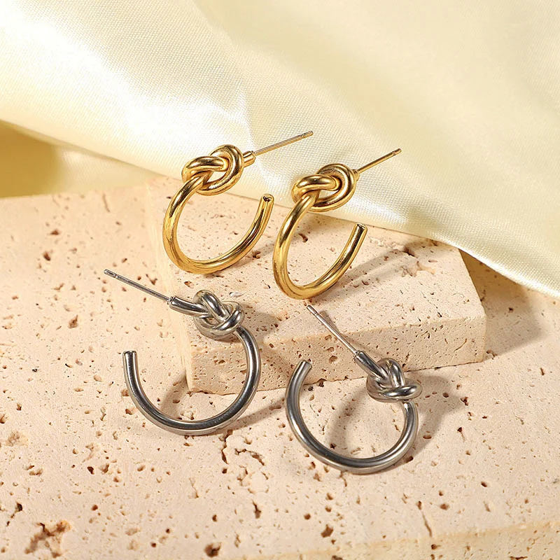 Basic 18K Gold Twisted Lock Hoop Earrings