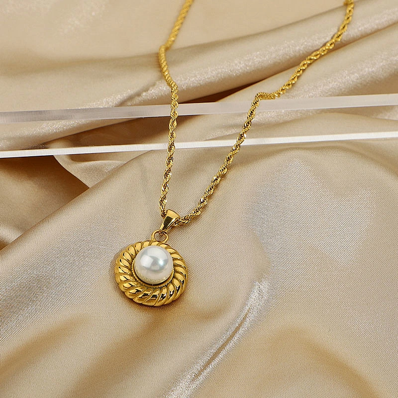 Twisted Chain Pearl Pendant Necklace 18K Gold Plated