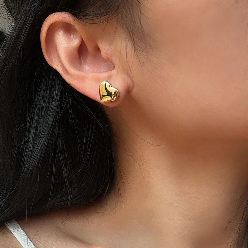 Wholesale Simple Titanium Steel Stud Earrings Heart Earring
