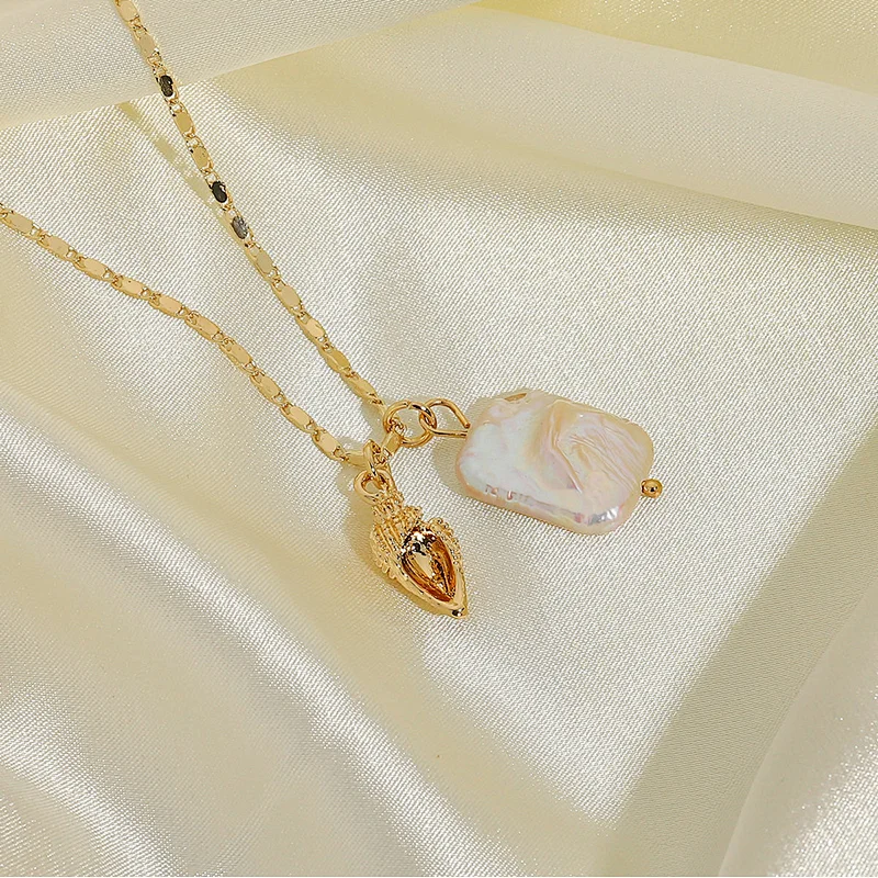 Stainless Steel Pendant with Chain Rectangular Pearl Necklace