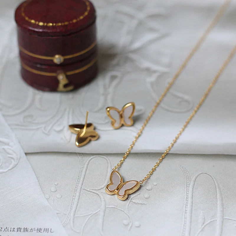 Fashion Butterfly Pendant Stud Earrings and Necklace Set