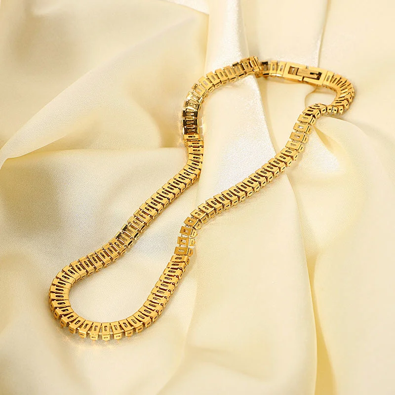 18K Gold Plated Women Steel Chain With Full Diamond Necklace