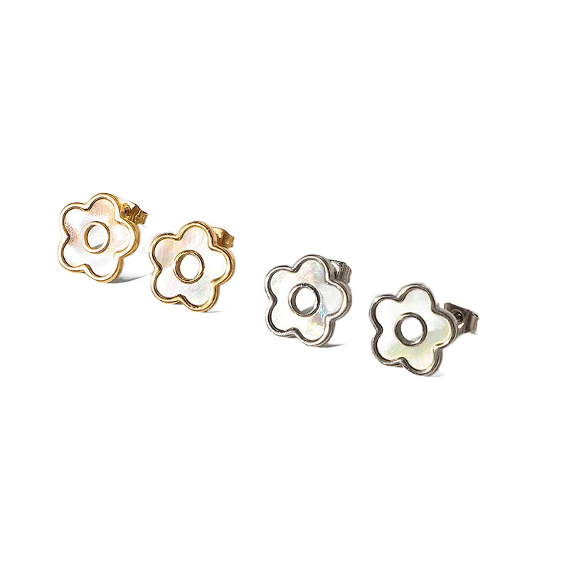 Women's Retro Natural Shell Stereo Flower Stud Earrings