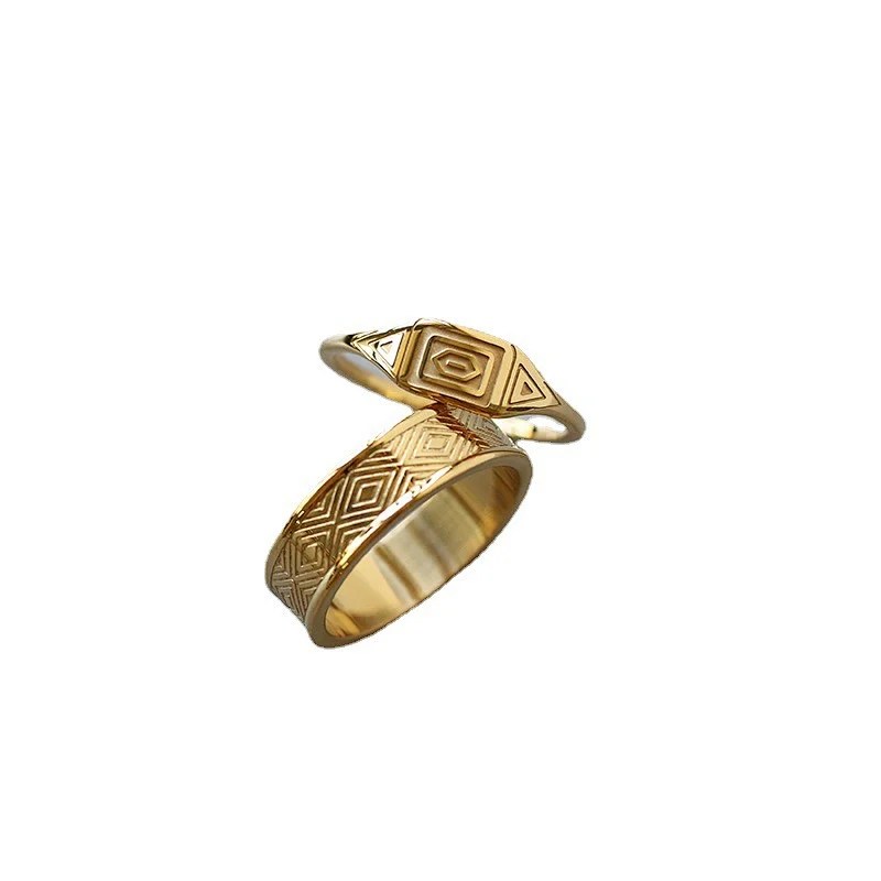 Engrave Geometric Pattern Ring Set Manufacturer