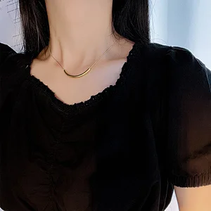 Stainless Steel Simple Small Bend Smile Necklace Wholesale