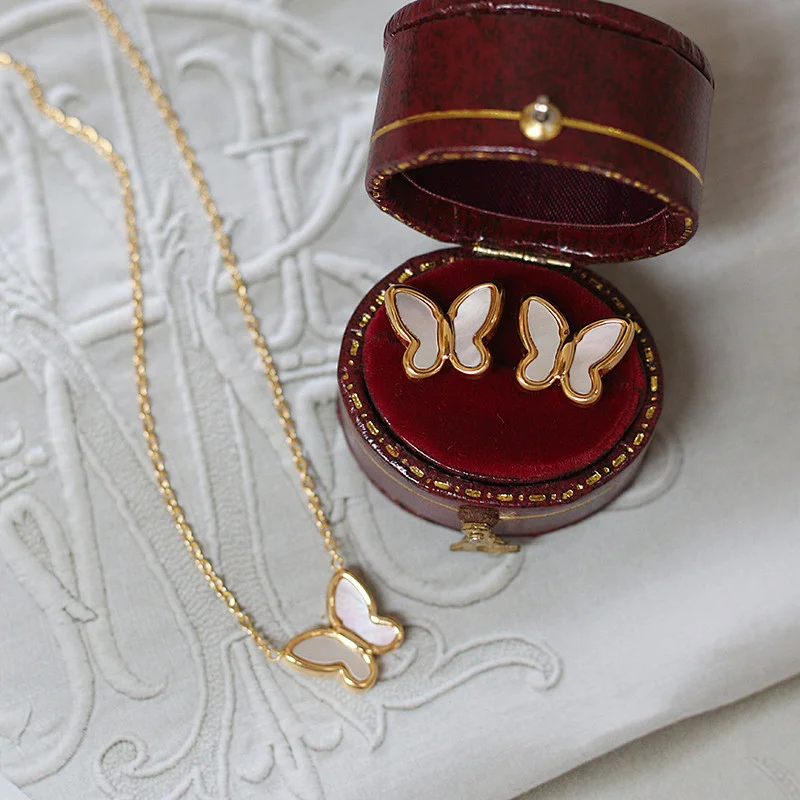 Fashion Butterfly Pendant Stud Earrings and Necklace Set