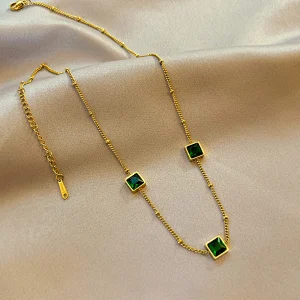 Retro Square Emerald Short Necklace Customize