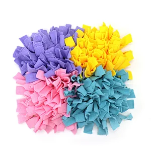 High quality antislip feeding trendy foldable pet soft lick slow food mat
