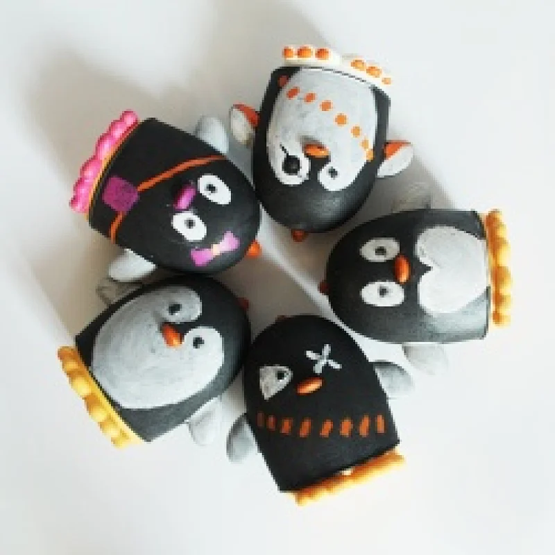 DIY Hand Painting Pet Toy TPR Foam Penguin Shape Chicken Flavor Chew Toy