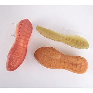 Sports shoe sole