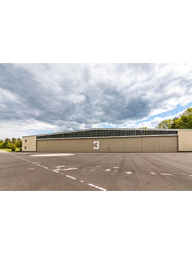 Steel structure aircraft hangar