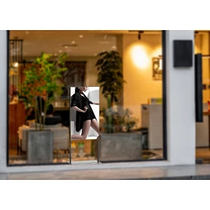 high brightness digital signage