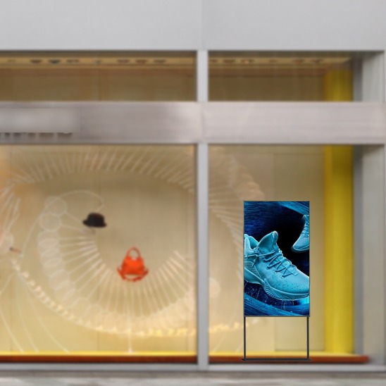 high brightness digital signage