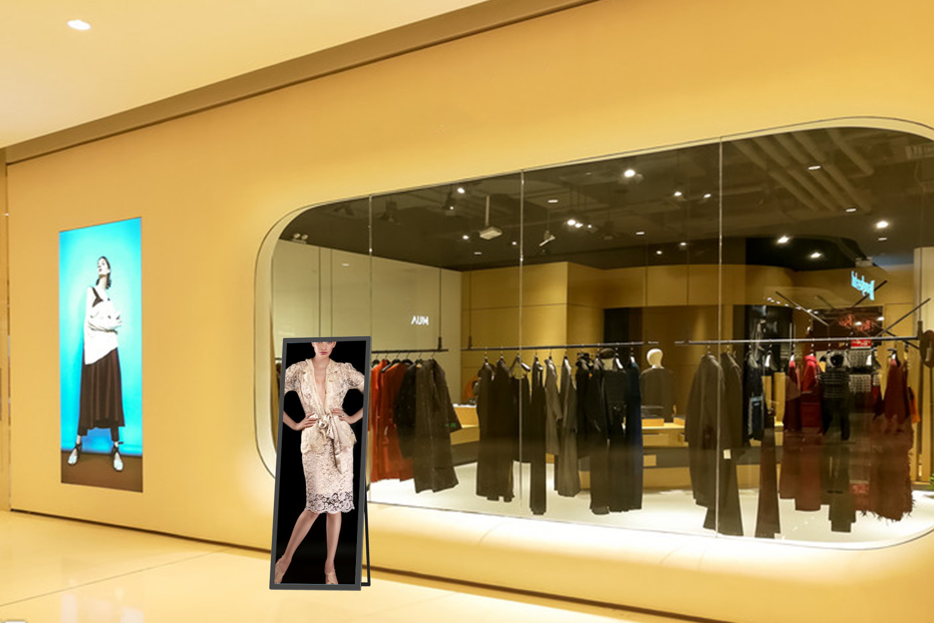 Full screen displays for store