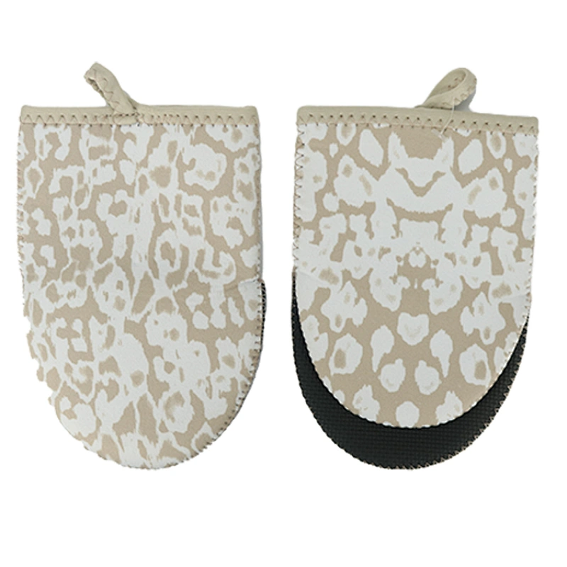 Neoprene cute oven mitts