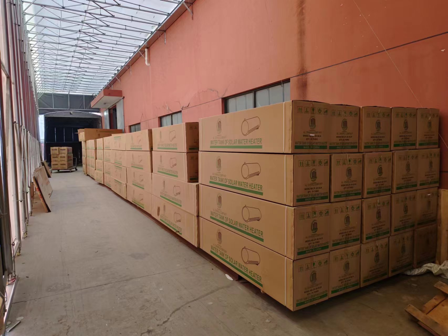 SUNSEEKER SolarThe solar water heater has passed customer inspection