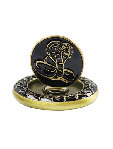 The custom poker chip ball markers golf are a stylish and practical accessory for any golfer. Made with high-quality materials, they can be customized with a name, logo, or design.