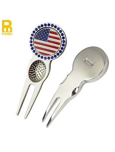 Keep the greens looking their best with our metal divot tool. Made from high-quality materials, our tool features a sharp and easy-to-use blade that repairs ball marks with minimal effort.