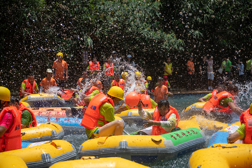 sumer activities go rafting in the qinyuan ancient dragon gorge
