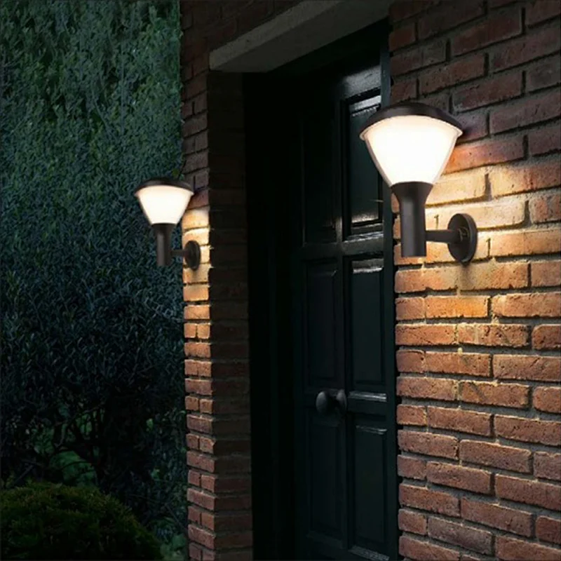 Heart shaped solar wall lamp