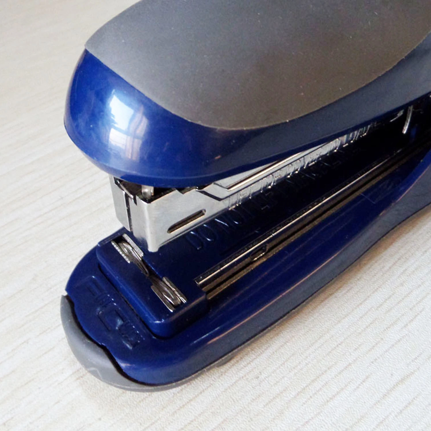 office metal flat pinch stapler factory price
