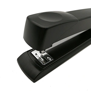 wholesale office desktop standard staples 24/6 26/6  full strip stapler supplier