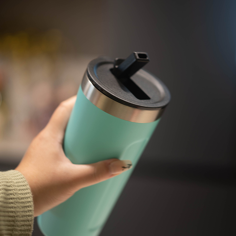 Is it safe to store water in stainless steel bottle?