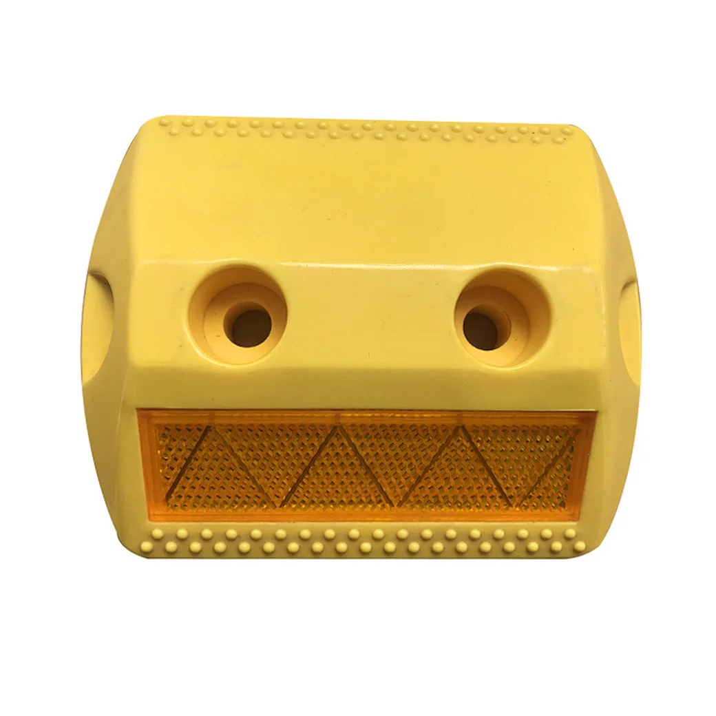 Reflectorized pavement studs/Highway reflective studs