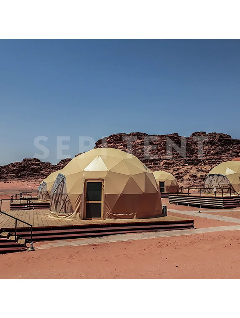 Glamping desrt dome resort tent