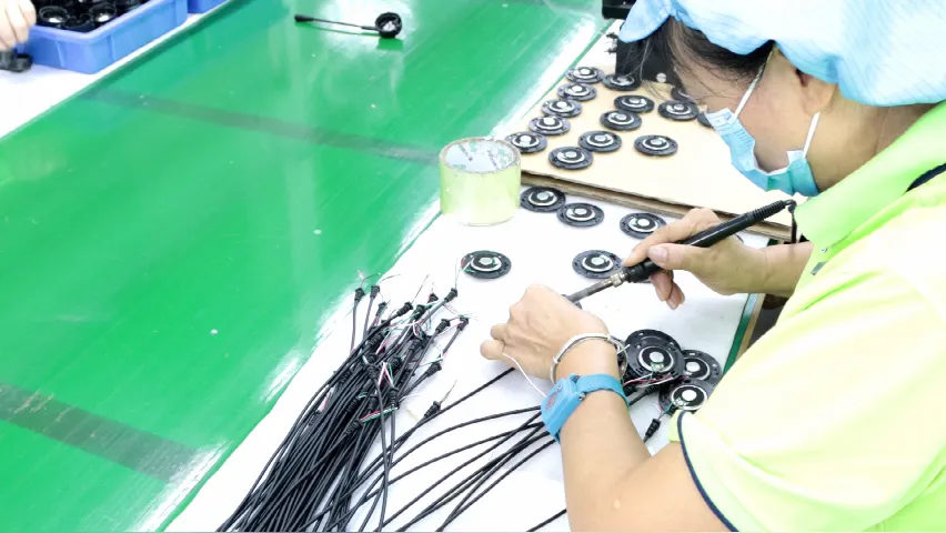 Shenzhen Cheeta Technology Co., Ltd. is a professional Headset manufacturer in China . Provide wholesale and OEM of Headset.