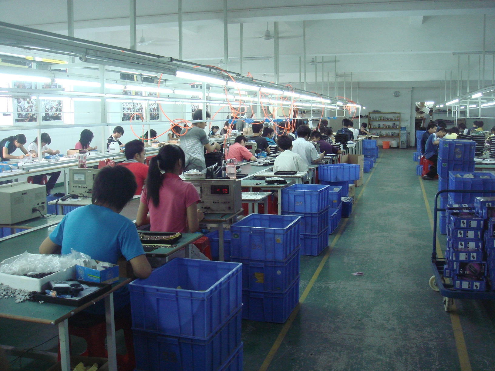 Shenzhen Cheeta Technology Co., Ltd. is a professional Headset manufacturer in China . Provide wholesale and OEM of Headset.