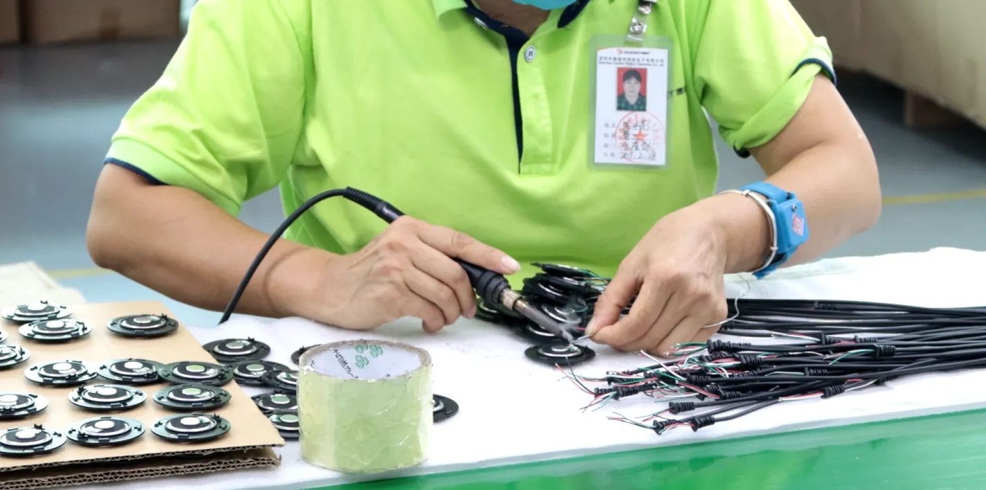 Shenzhen Cheeta Technology Co., Ltd. is a professional Headset manufacturer in China . Provide wholesale and OEM of Headset.