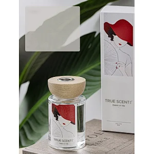 clear glass diffuser bottle