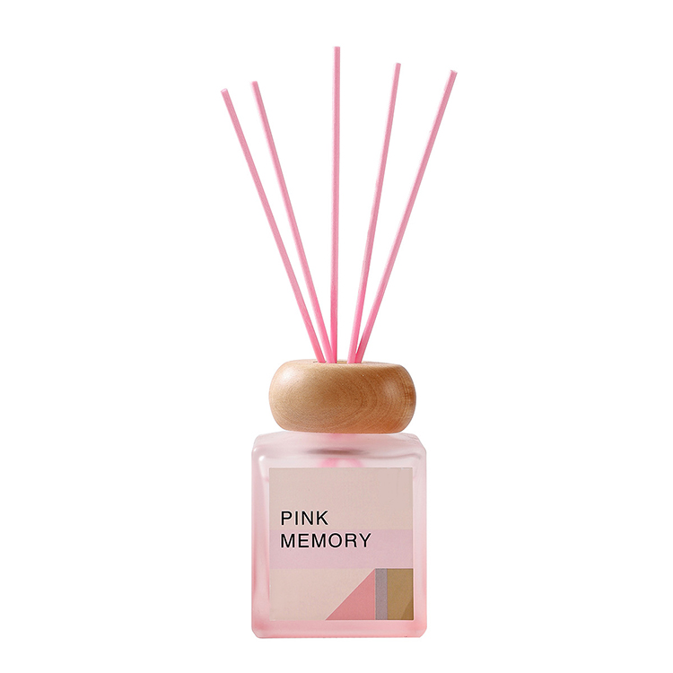 reed diffuser with wooden cap