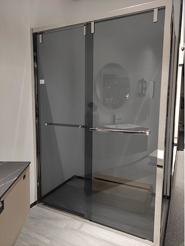 L-shaped one fixed and two movable door shower room, chrome color stainless steel frame-HL08 Series