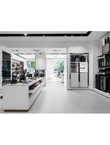 designer handbag shop