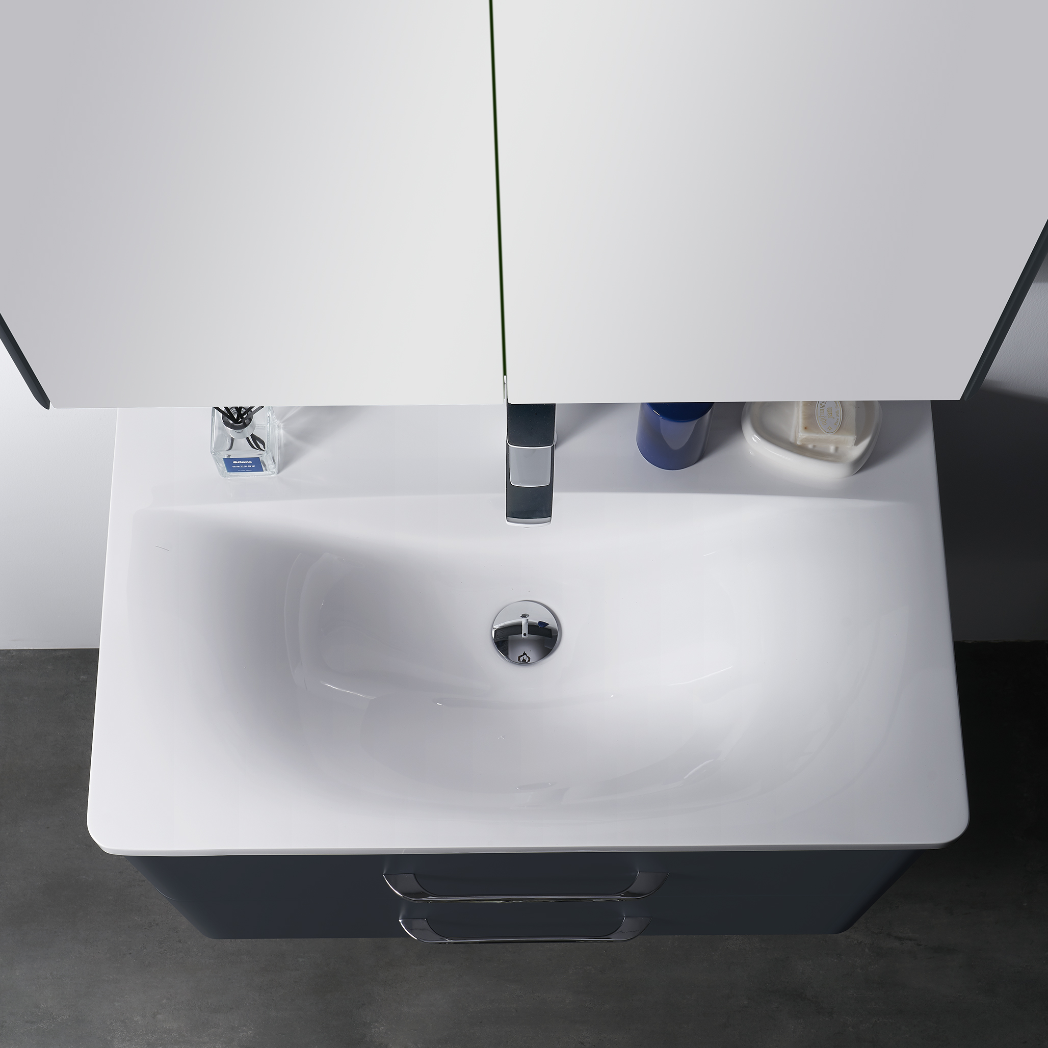 bathroom cabinet manufacturer