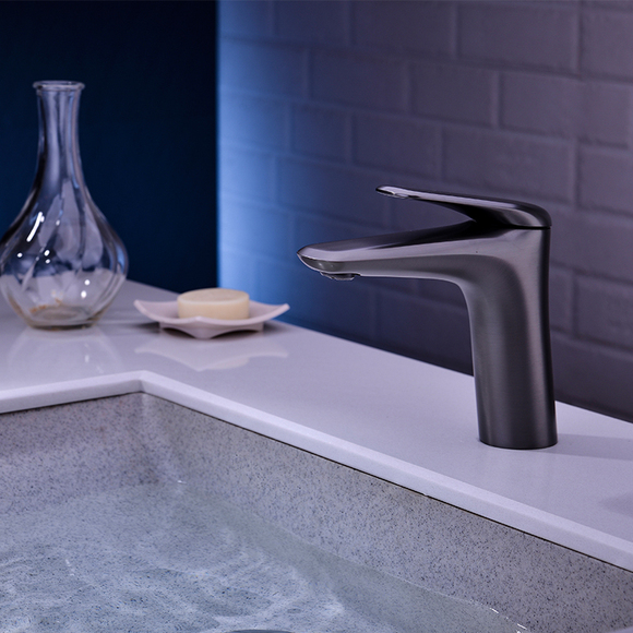 black kitchen faucet