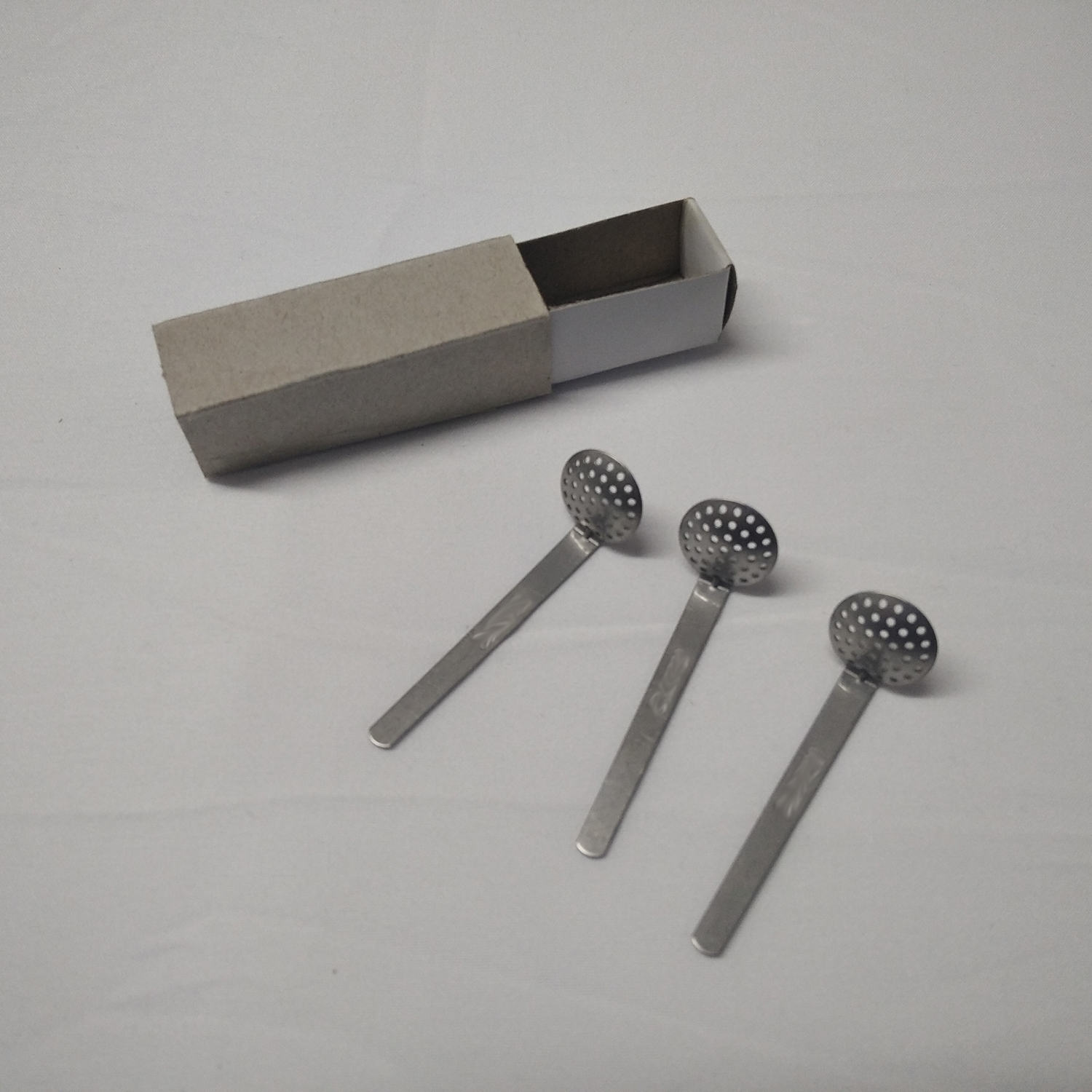 Stainless Steel Hanging Sieves for Smoking Glass Pipe Bong  - Buy steel hanging sieves, Stainless Steel Hanging Sieve, Pipe Sieves Product on Surealong