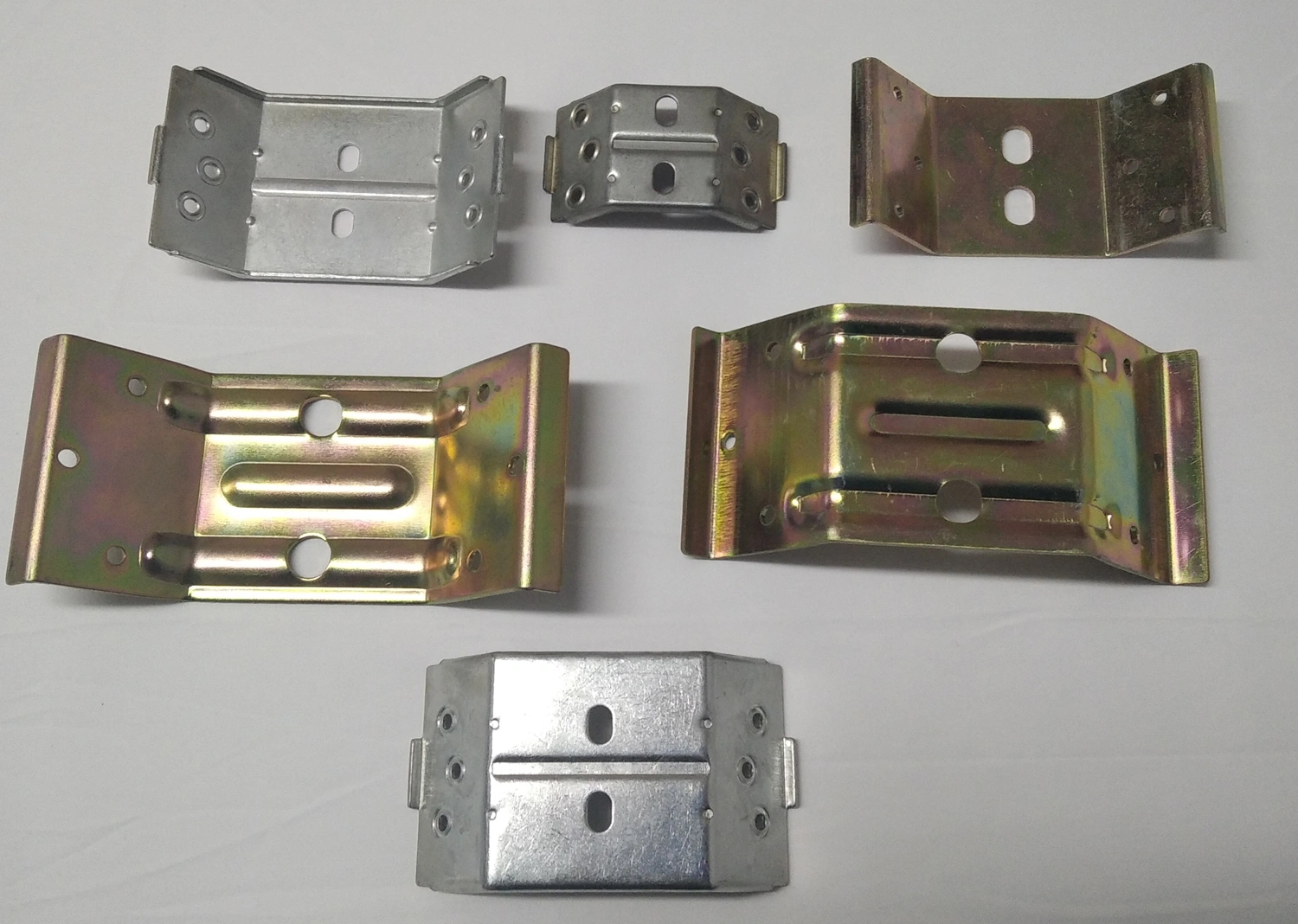 Kerf Mount Corner Brackets for Table Aprons - Buy support d'angle de montage de trait de scie, support de pied de table à montage sur trait de scie, support d'angle de montage de trait de scies for table aprons Product on Surealong