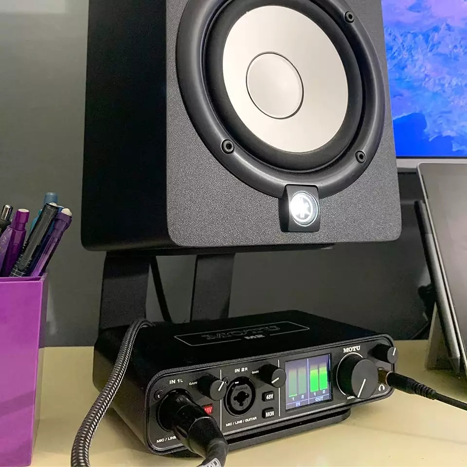 Desktop Audio Stand
