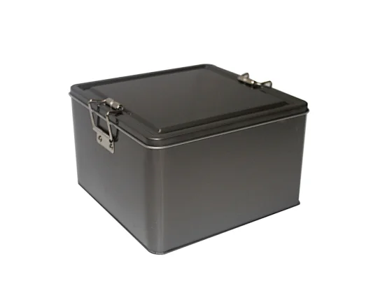 square cake tin
