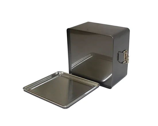 square cake tin