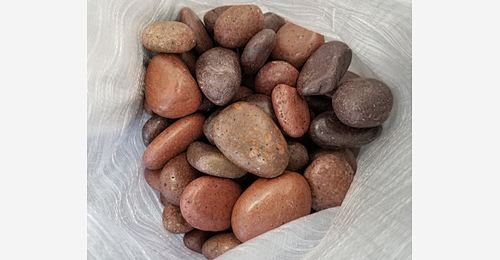 Riverstones river cobble stone polish - raise stone