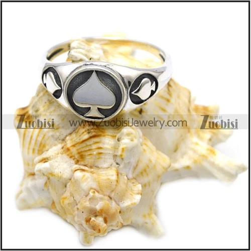 New Arrival Silver Engraved Shiny Triple Spade Round Signet Ring for Ladies