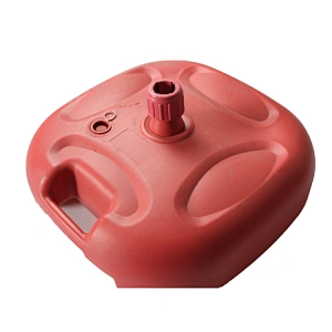 Sombrilla exterior grande con base de plástico.