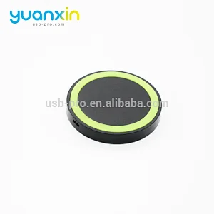 Material Plastic Color black and white Power 5W Wireless output Power bank