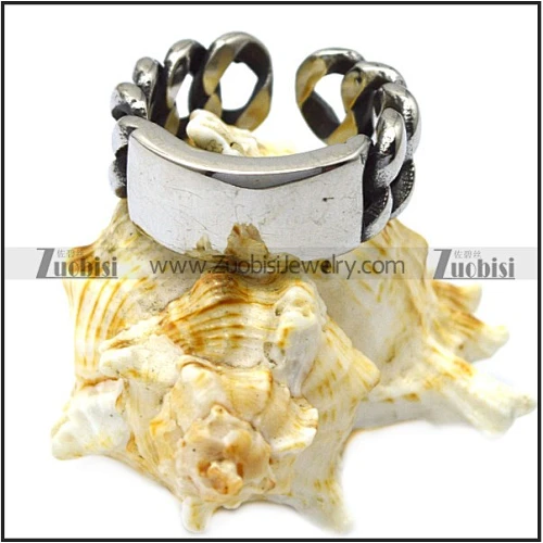 Silver Polished Stainless Steel Interlocked Circle Chain ring with a rectangle signet in the center for biker